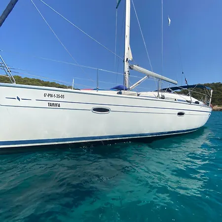Bateau-hôtel Velero En Puerto De *