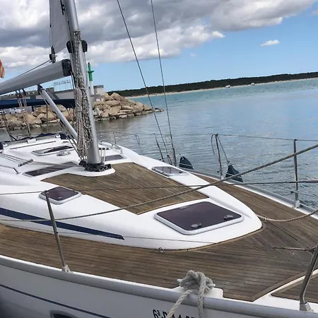 Bateau-hôtel Velero En Puerto De